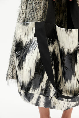 LACQUERED FRINGES Tasche, Black White from ODEEH 